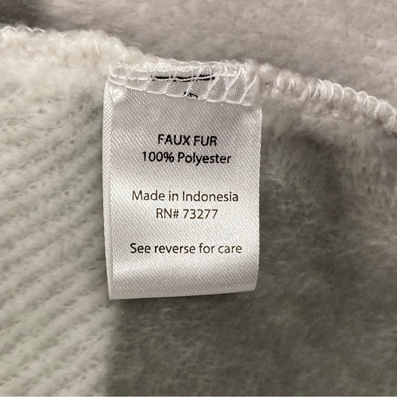 NWT Sonoma Plush robe in size M. Grey plaid. - Picture 9 of 12